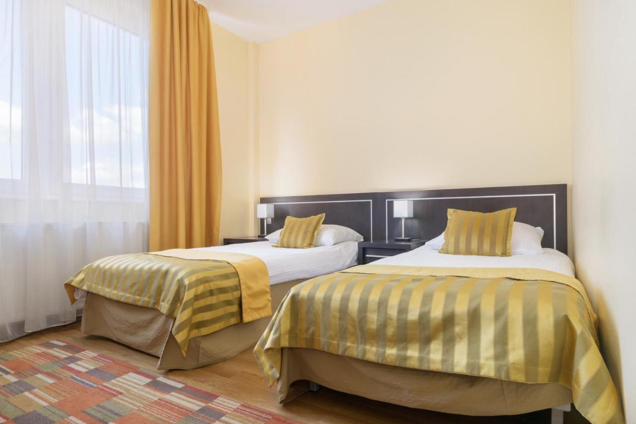 Hotel Safir พอซนาน ภายนอก รูปภาพ